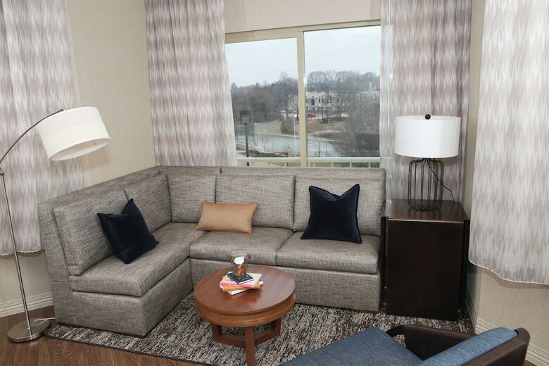 Hotel Indigo Naperville Riverwalk