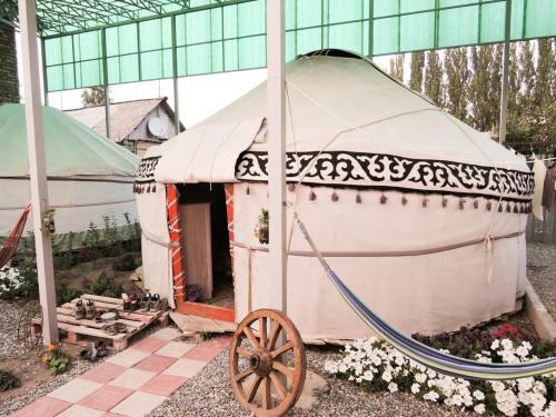 Duet Hostel