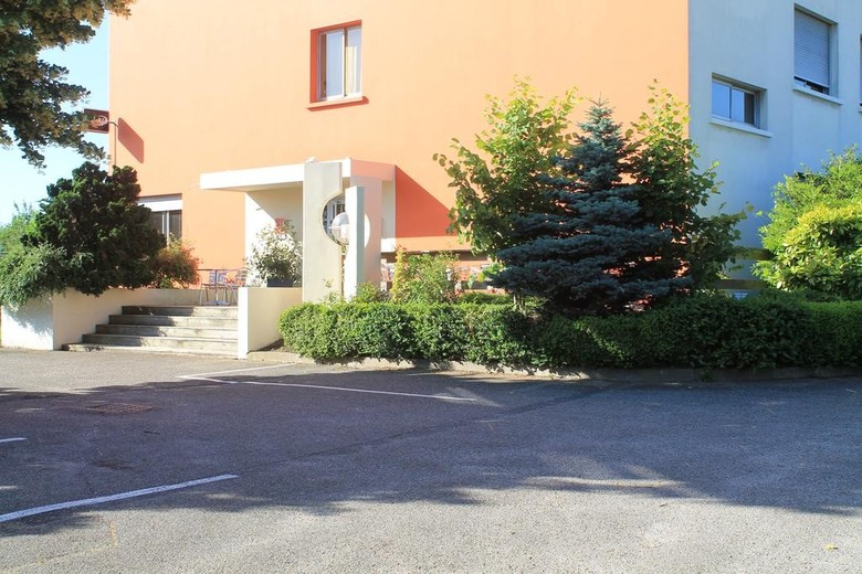 Hostal Adonis Lyon Est Artys H�tel