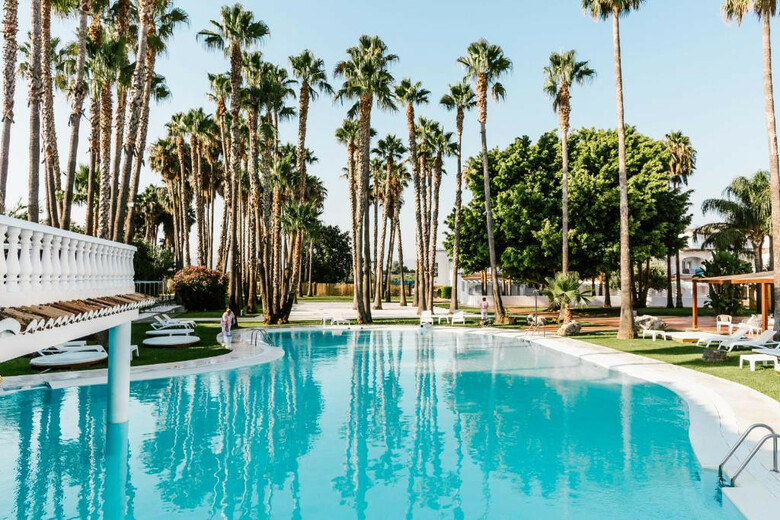 Hotel Tu&me Resort Adults Only