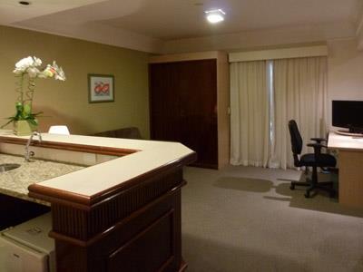 Hotel Quality Suites Garden Atl�ntica
