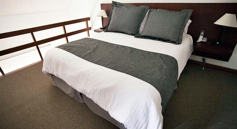 Hotel Cora 96 Street Suites