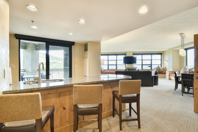 Hotel Grand Summit