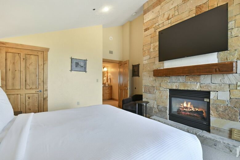 Hotel Grand Summit