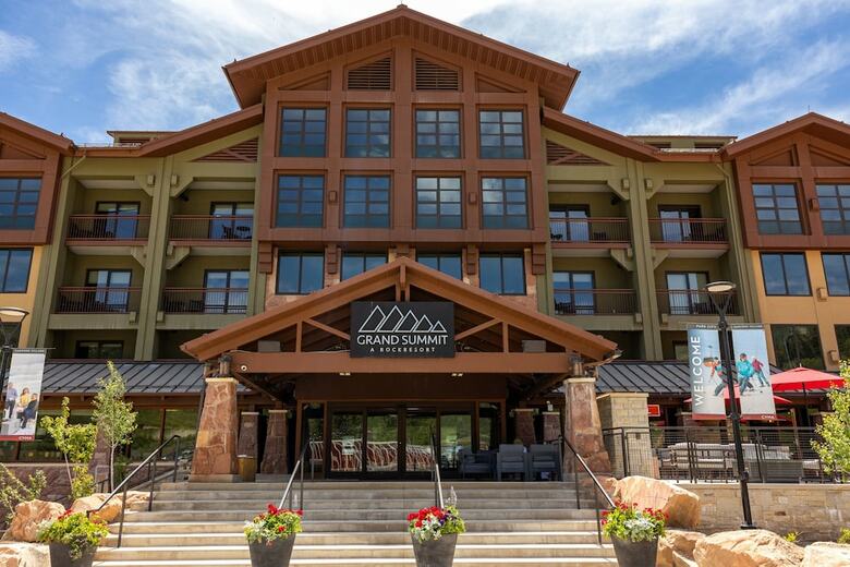 Hotel Grand Summit