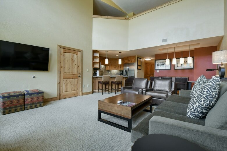 Hotel Grand Summit