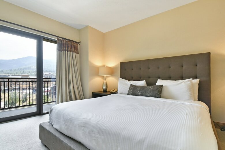 Hotel Grand Summit