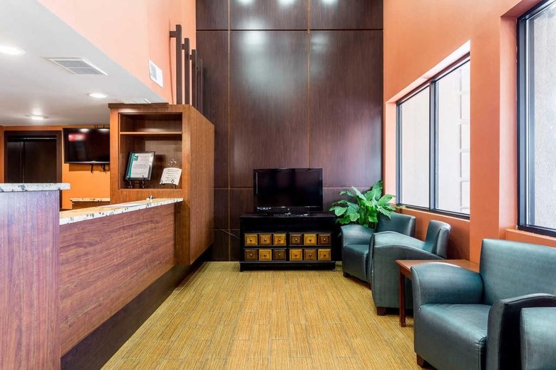 Hotel Ramada Inn And Suites Nashville At The Stadium Downtown