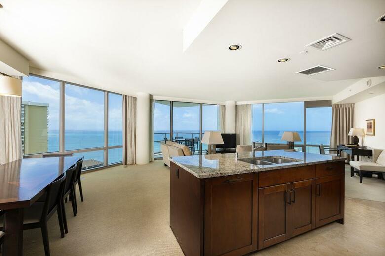 Trump International Hotel Waikiki Beach Walk