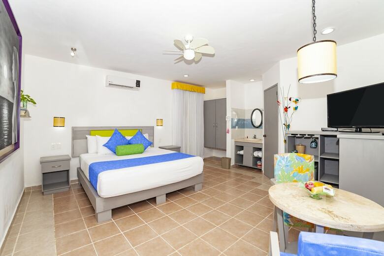 Mestizo Gallery Hotel