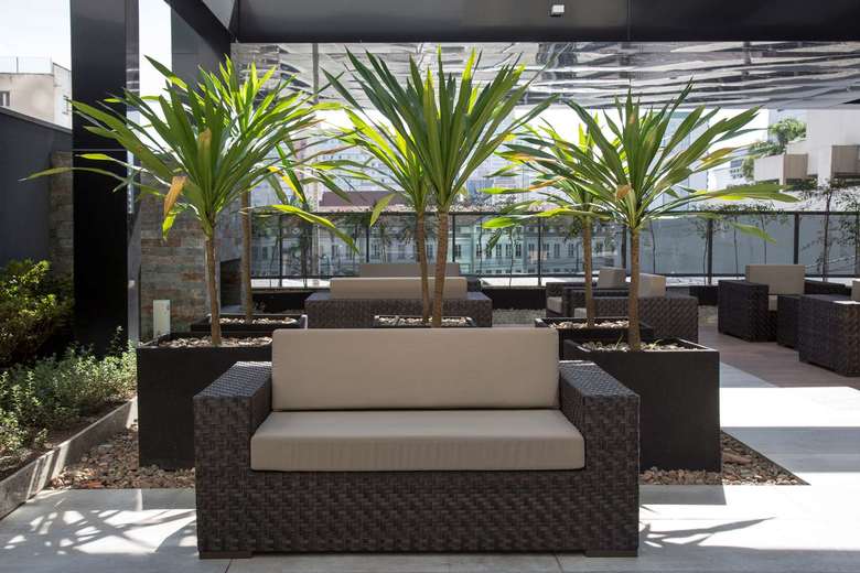 Hotel NH Curitiba The Five