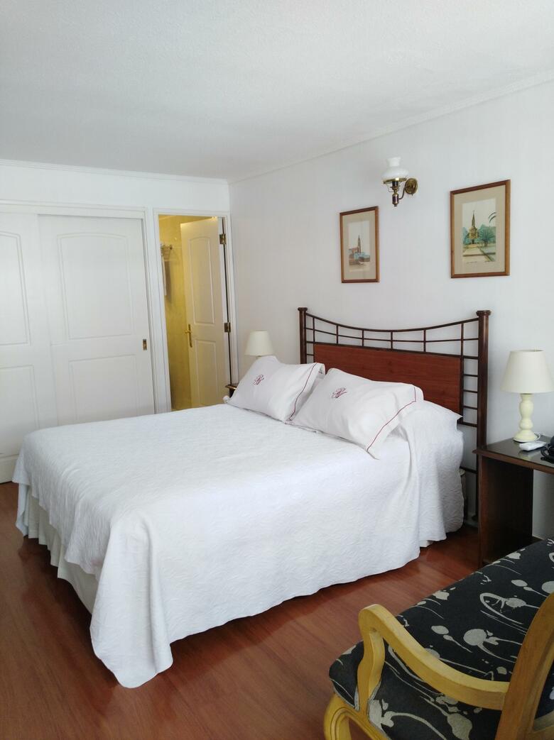 Hotel Room Apart