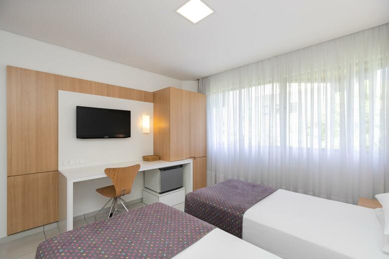 Hotel Harbor Self Saint Emilion