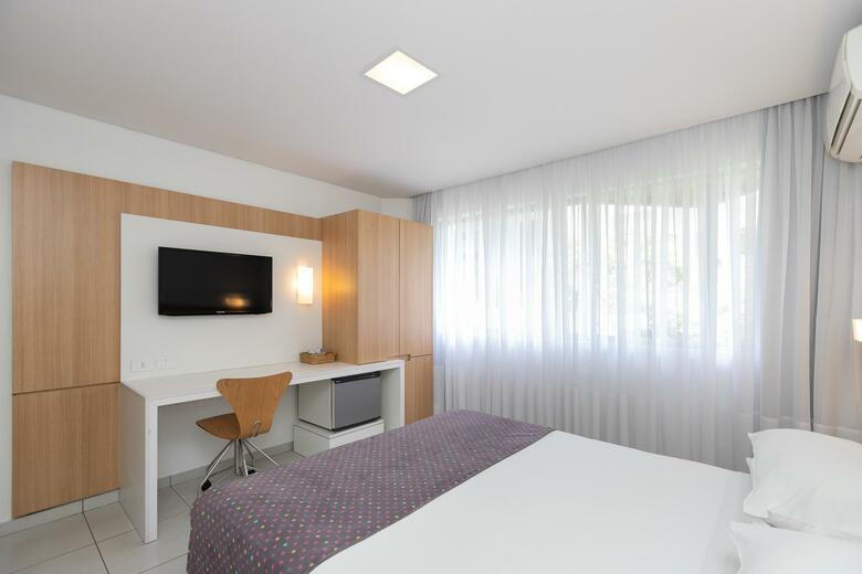 Hotel Harbor Self Saint Emilion