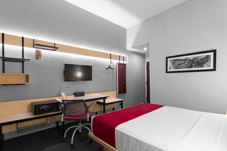 Hotel City Express Plus Guadalajara Expo