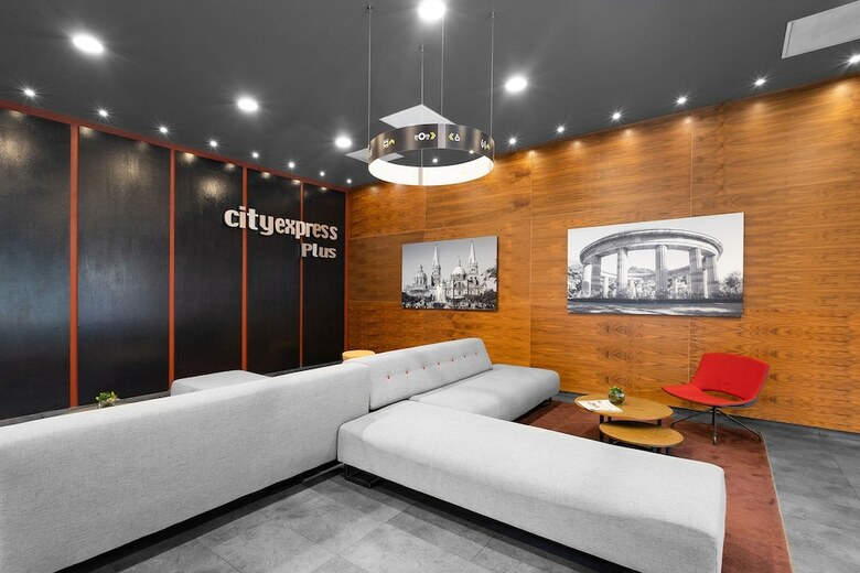 Hotel City Express Plus Guadalajara Expo