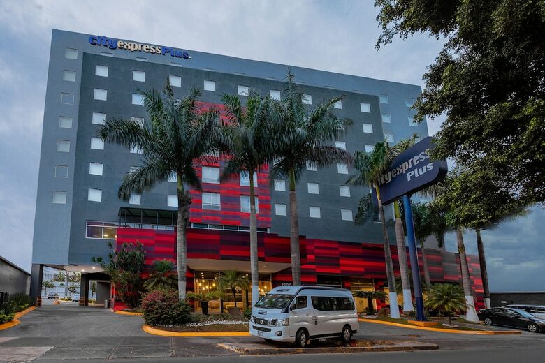 Hotel City Express Plus Guadalajara Expo