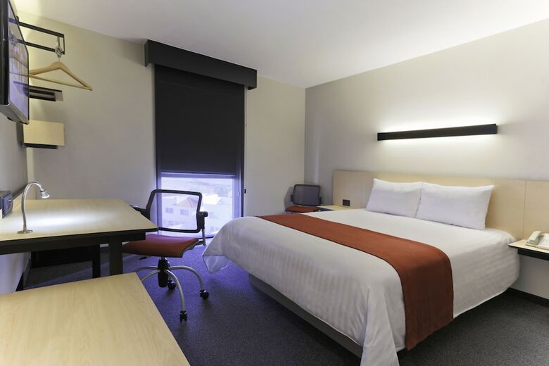 Hotel City Express Plus Guadalajara Expo
