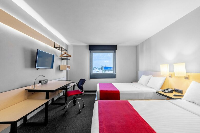 Hotel City Express Plus Guadalajara Expo
