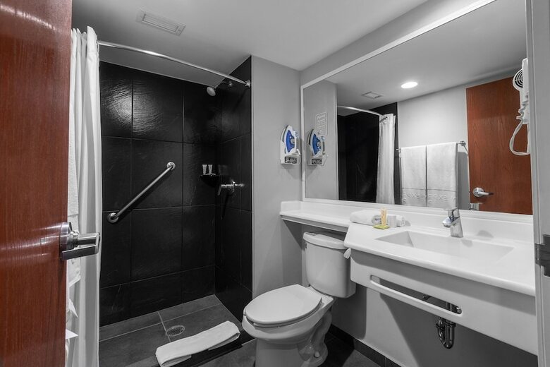 Hotel City Express Plus Guadalajara Expo