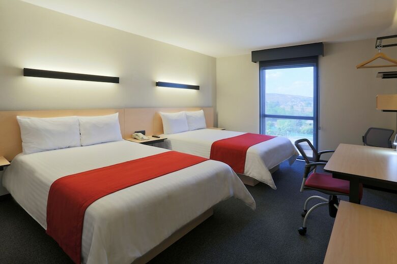 Hotel City Express Plus Guadalajara Expo