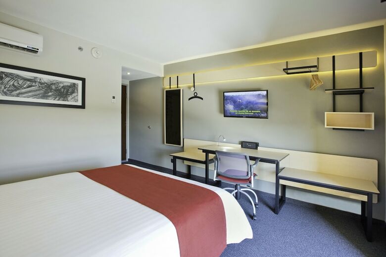 Hotel City Express Plus Guadalajara Expo