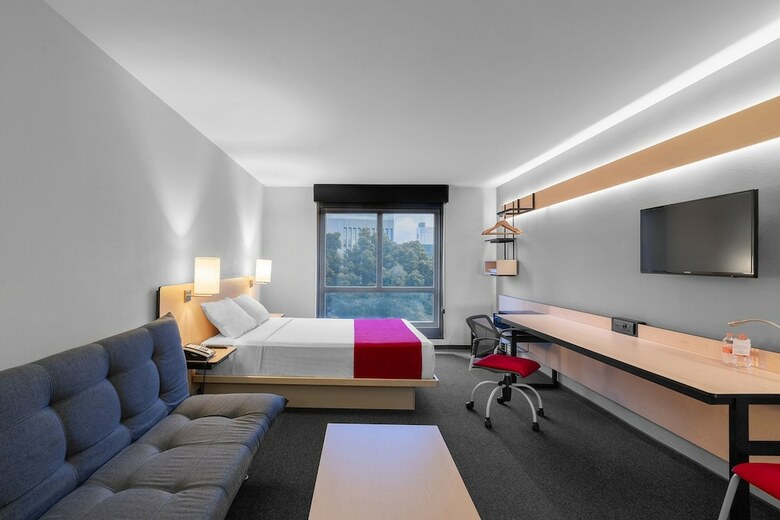 Hotel City Express Plus Guadalajara Expo