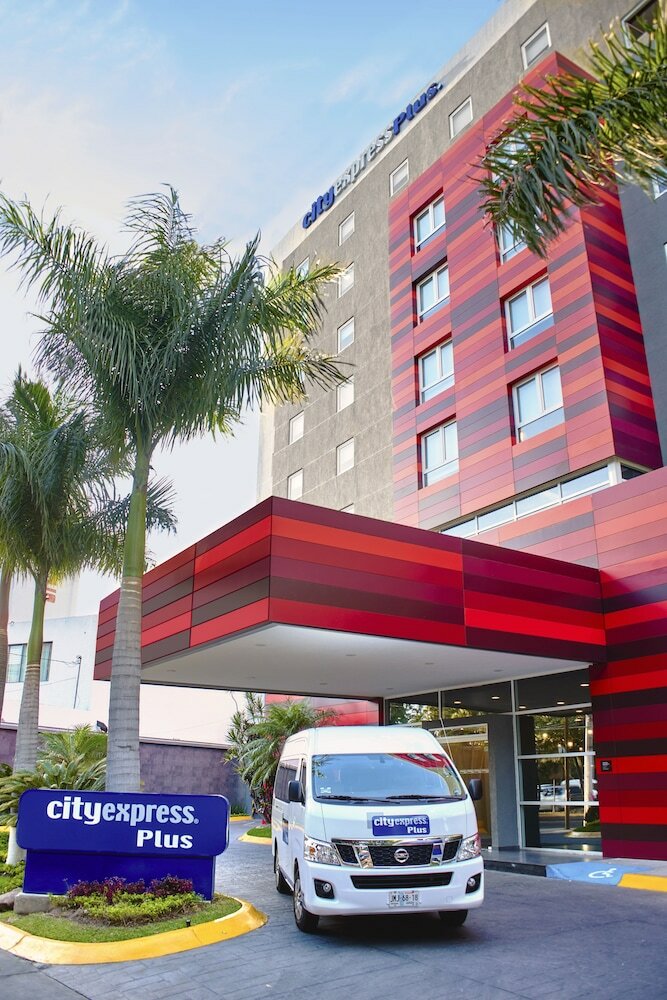 Hotel City Express Plus Guadalajara Expo