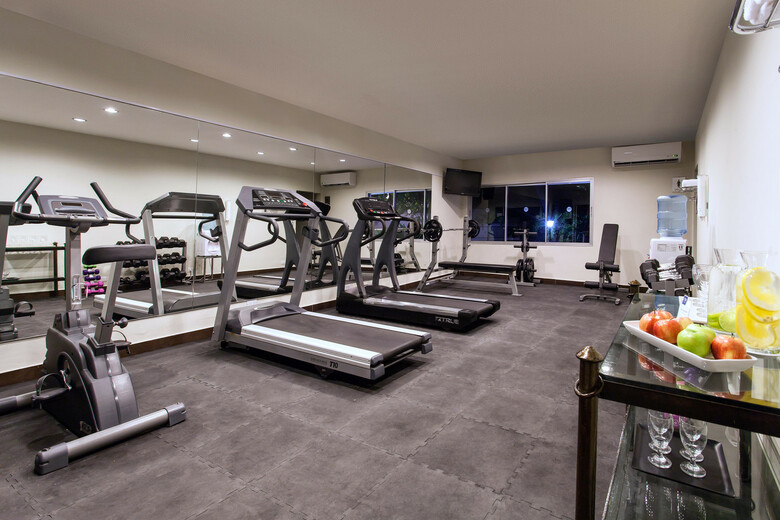 Hotel NH Hait� El Rancho