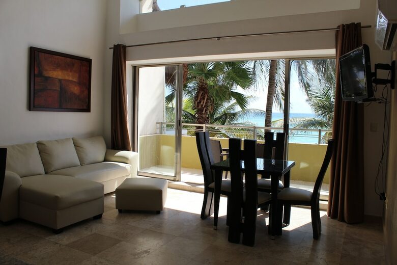 Koox La Mar Condhotel