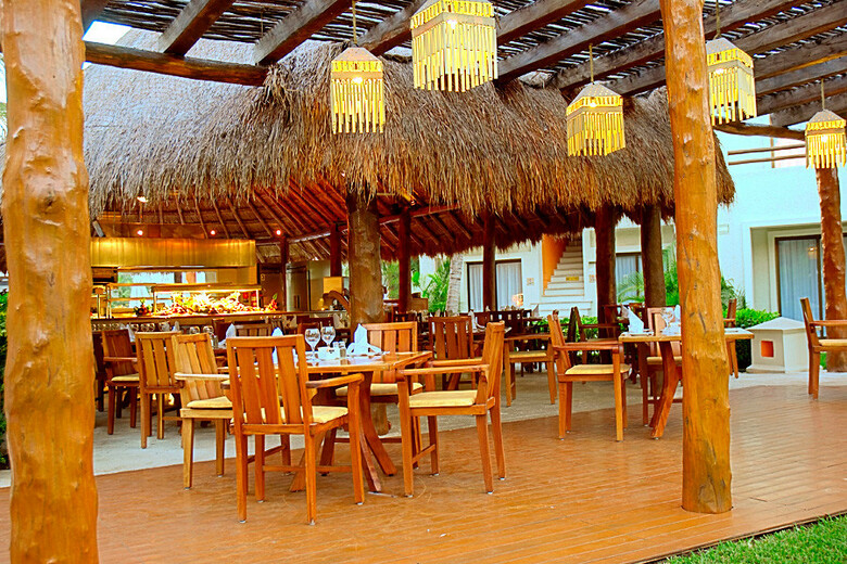 Hotel Laguna Suites Golf & Spa