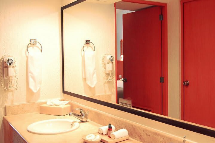 Hotel Laguna Suites Golf & Spa