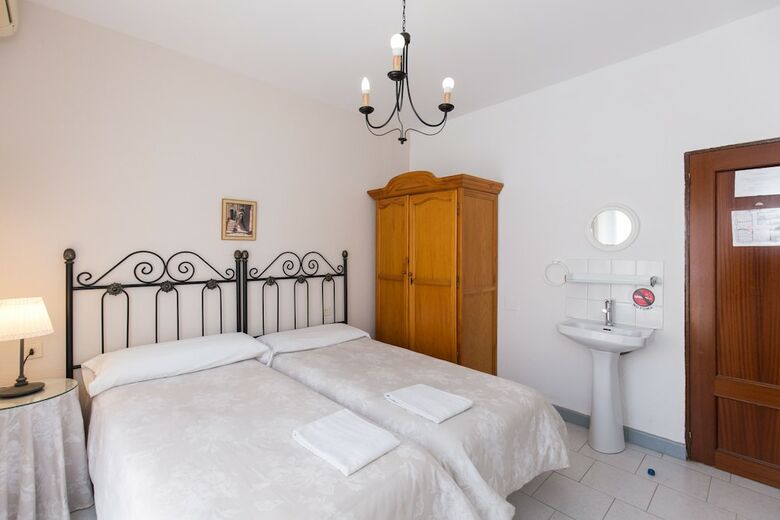 Pension Mesones