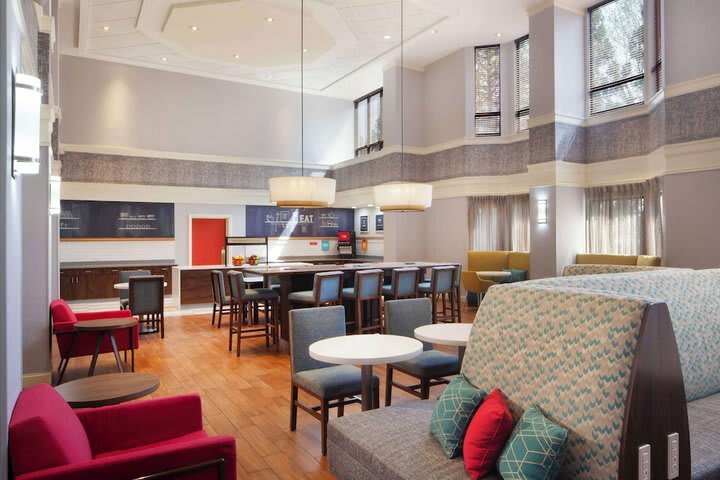 Hotel Hampton Inn & Suites Atlanta Airport