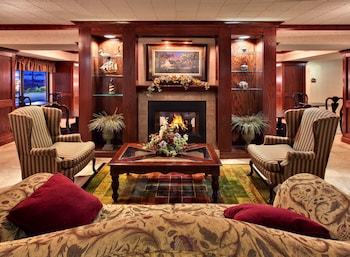 Holiday Inn Express Hotel & Suites Watertown