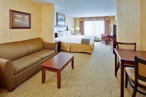 Holiday Inn Express Hotel & Su