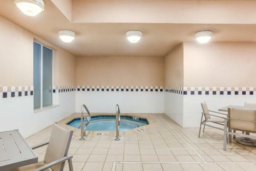 Holiday Inn Express Hotel & Suites Bethlehem