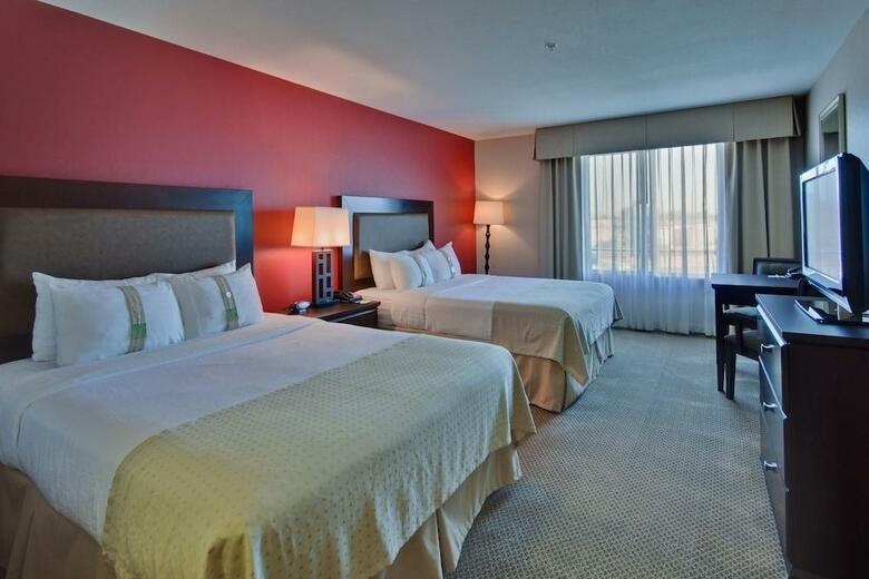 Holiday Inn Hotel & Suites Bakersfield North
