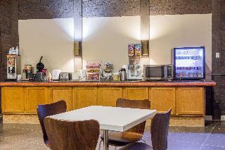 Hotel Super 8 By Wyndham Sterling Co