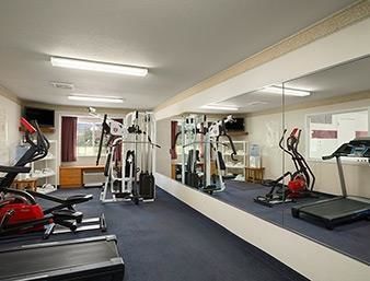 Hotel Ramada Limited And Suites Bloomington
