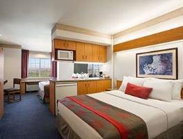Hotel Ramada Limited And Suites Bloomington