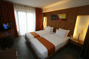 Hotel Crown Regency Beach