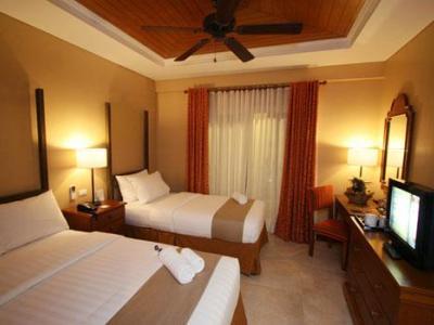 Hotel Crown Regency Prince Resort