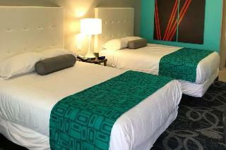 Howard Johnson By Wyndham Houston Willowbrook