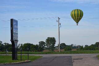Hotel Sky Lodge Inn & Suites