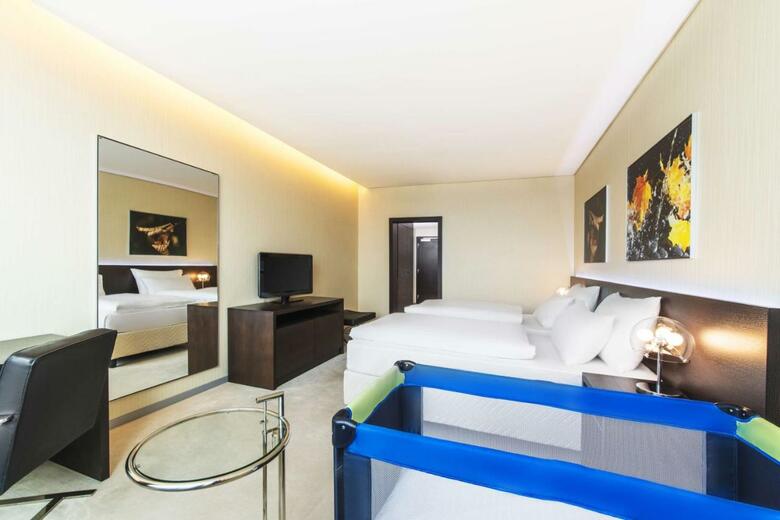 Hotel NH Bratislava Gate One