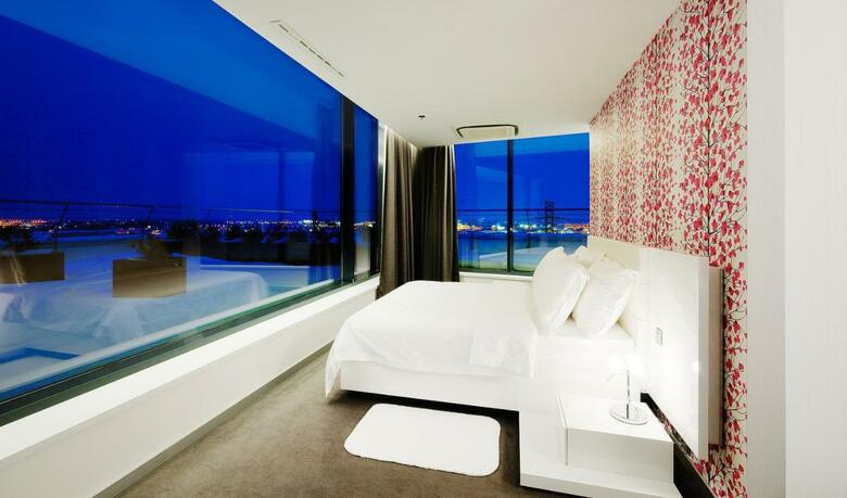 Hotel NH Bratislava Gate One