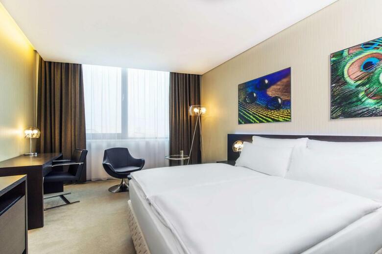 Hotel NH Bratislava Gate One