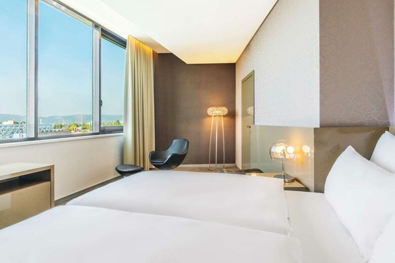 Hotel NH Bratislava Gate One