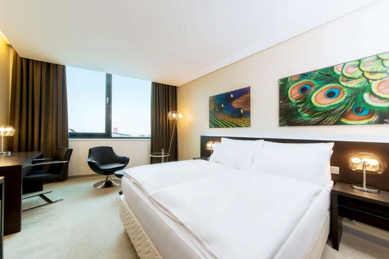 Hotel NH Bratislava Gate One